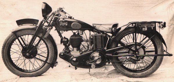 HST 1929, ct gauche (photo fonds A.P.)